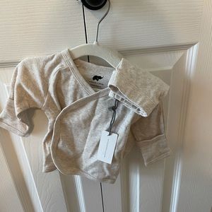 Monica + Andy hello baby long sleeve top and bottom size: newborn color: tan NWT
